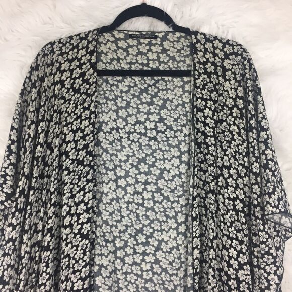 Brandy Melville Black Floral Long Kimono Cardigan - Picture 2 of 7